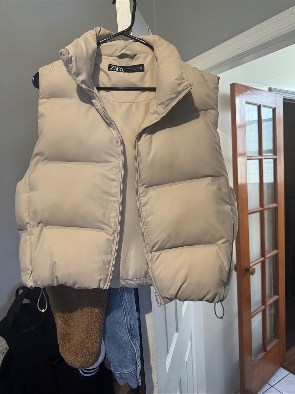 ZARA Women's Beige Puffer Vest